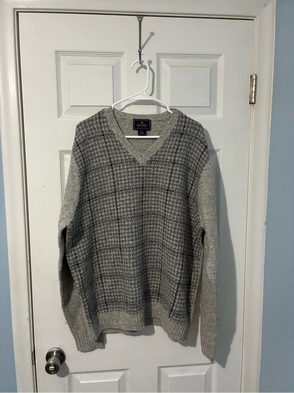 Brooks Brothers Gray V-Neck Houndstooth Plaid Knit Sweater